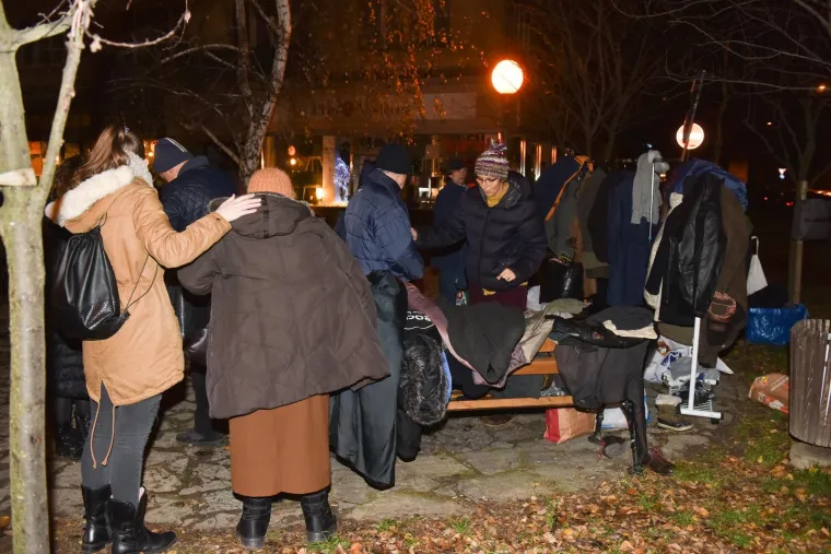 Zagreb: Pokrenuta humanitarna akcija "Jakna za drugoga"