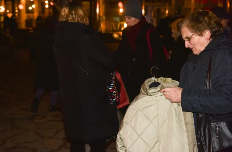 Zagreb: Pokrenuta humanitarna akcija "Jakna za drugoga"