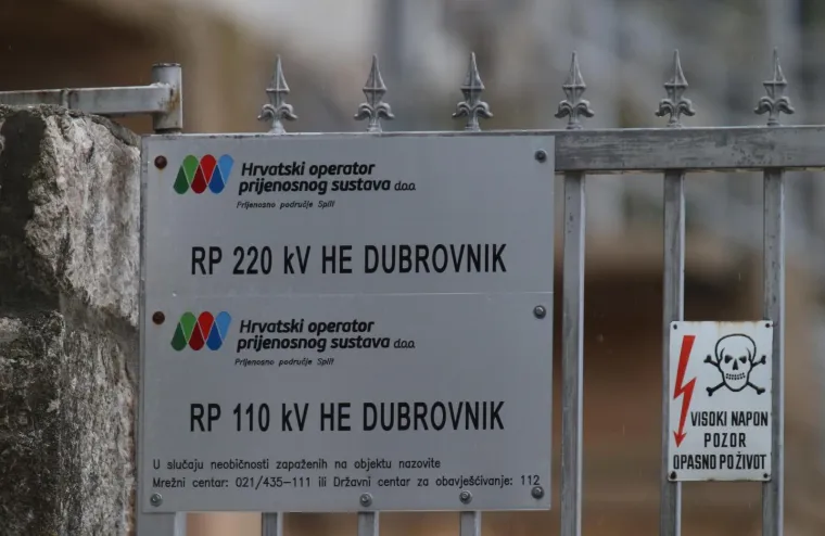 DRAMA U DUBROVNIKU: Nekoliko osoba prevezeno u bolnicu zbog požara u hidroelektrani, za troje ih se traga