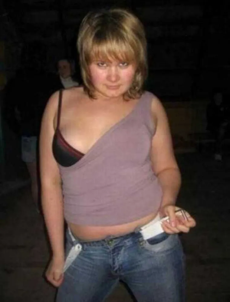 RUSKINJE IMAJU NAJBIZARNIJE POZE NA DRU&Scaron;TVENIM MREŽAMA: Stvarno ne znamo &scaron;to smo drugo očekivali...