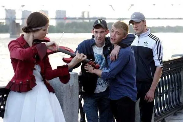 RUSKINJE IMAJU NAJBIZARNIJE POZE NA DRU&Scaron;TVENIM MREŽAMA: Stvarno ne znamo &scaron;to smo drugo očekivali...