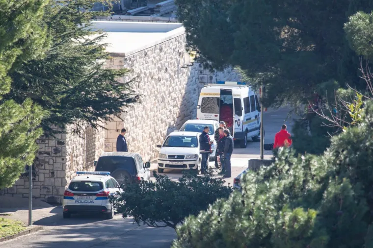 POTRAGA ZA NESTALOM OSOBOM U PLATU I DALJE TRAJE: Policija obavlja očevid u Hidroelektrani Dubrovnik