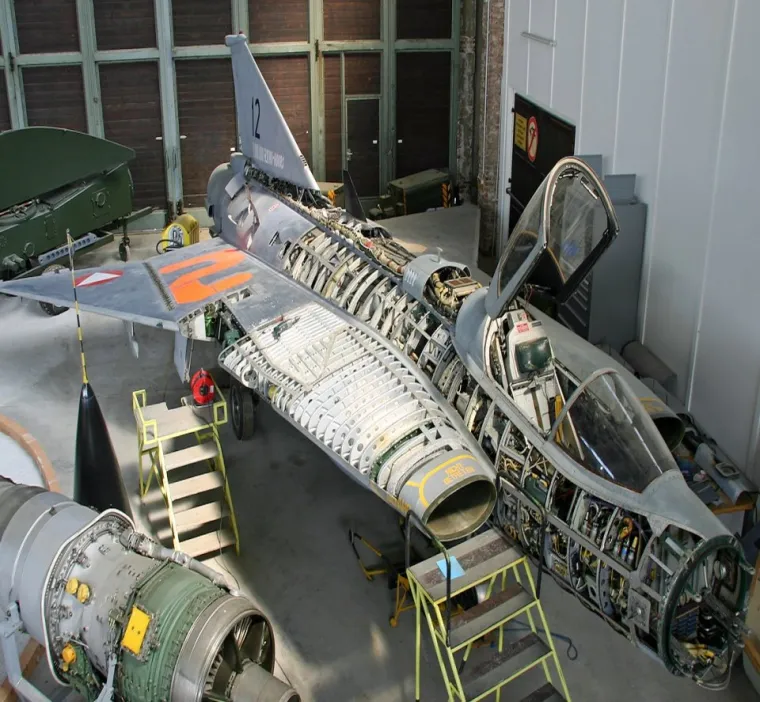 Sam dizajn dvostrukog delta krila bio je toliko revolucionaran, da iu danas izgleda futuristički