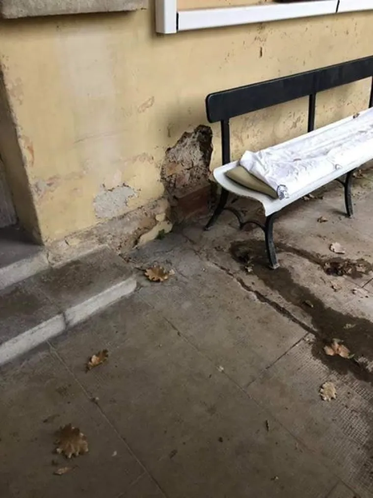 &Scaron;okantne fotografije Dječje bolnice Kantrida u Rijeci: Zgrada je stara, derutna i nesigurna, a ostale su u jo&scaron; gorem stanju