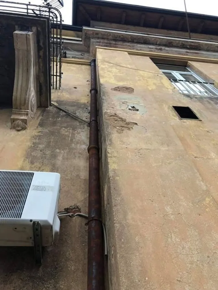 &Scaron;okantne fotografije Dječje bolnice Kantrida u Rijeci: Zgrada je stara, derutna i nesigurna, a ostale su u jo&scaron; gorem stanju