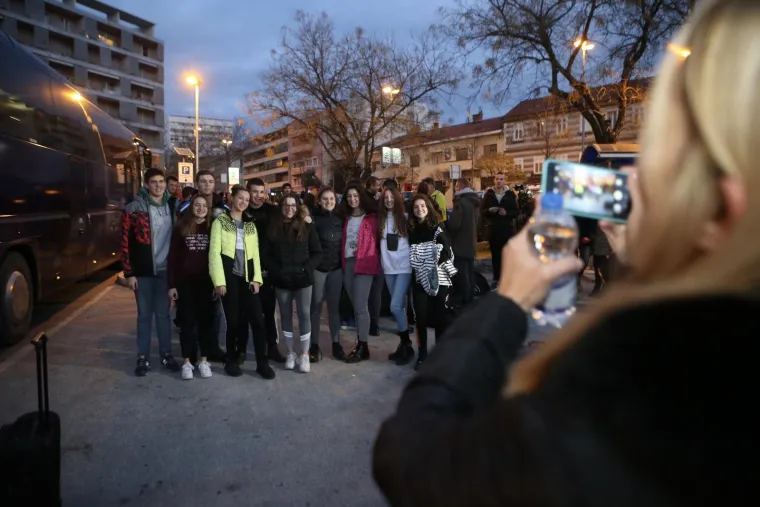 Autobus u plamenu: 'Prvo je ne&scaron;to udarilo, a onda se vatra popela do prozora, nastala je panika'