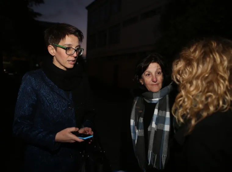 Ispred Doma zdravlja u Metkoviću održan je skup podr&scaron;ke za doktoricu Kseniju Kaleb