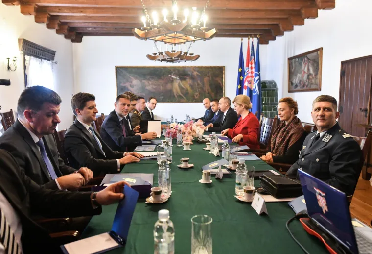 Na sjednici Vijeća za obranu predstavljeno izvje&scaron;će o nabavi vojnih aviona