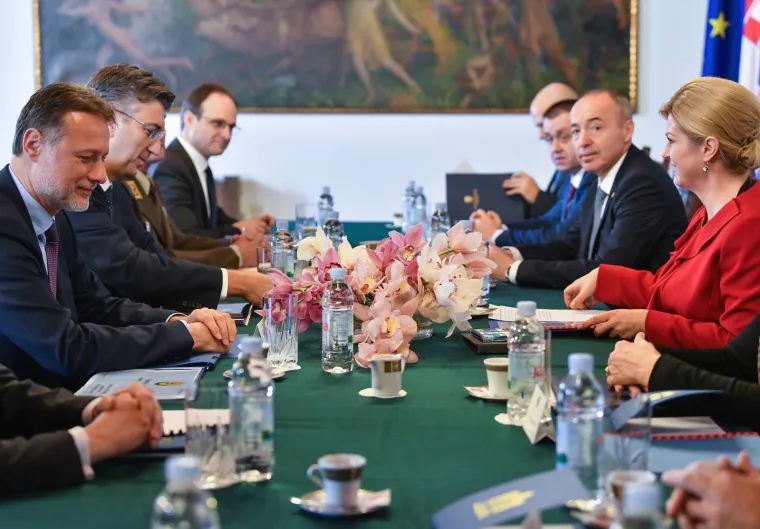 Na sjednici Vijeća za obranu predstavljeno izvje&scaron;će o nabavi vojnih aviona