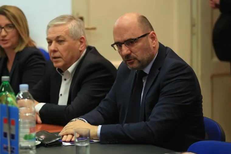 Održana sjednica Predsjedni&scaron;tva i Nacionalnog vijeća HDZ-a, evo tko je sve do&scaron;ao