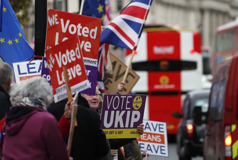 Dok May uvjerava zastupnike u Brexit, na ulice Londona iza&scaron;lo stotine prosvjednika