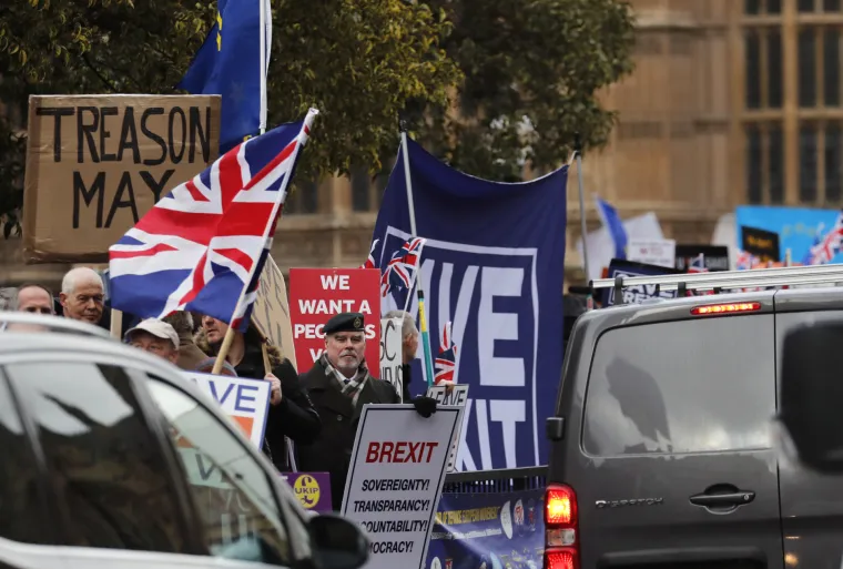 Dok May uvjerava zastupnike u Brexit, na ulice Londona iza&scaron;lo stotine prosvjednika