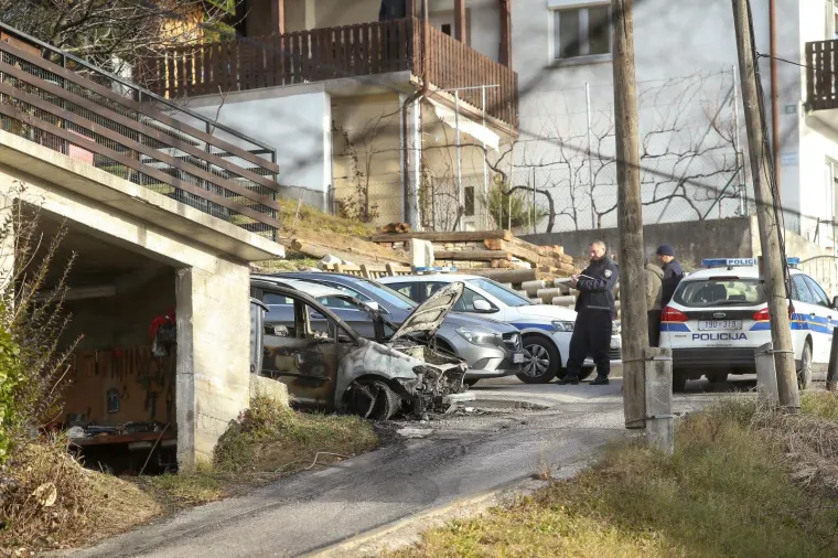 Na parkirali&scaron;tu u Zagrebu izgorio automobil