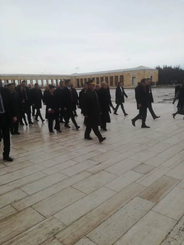 Kolinda Grabar-Kitarović na Ataturkovom grobu: S Erdoganom će razgovarati u četiri oka