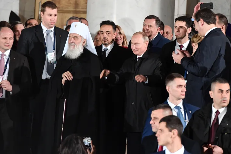 Tisuće građana Beograda do&scaron;lo je ispred Hrama Svetog Save pozdraviti ruskog predsjednika Vladimira Putina