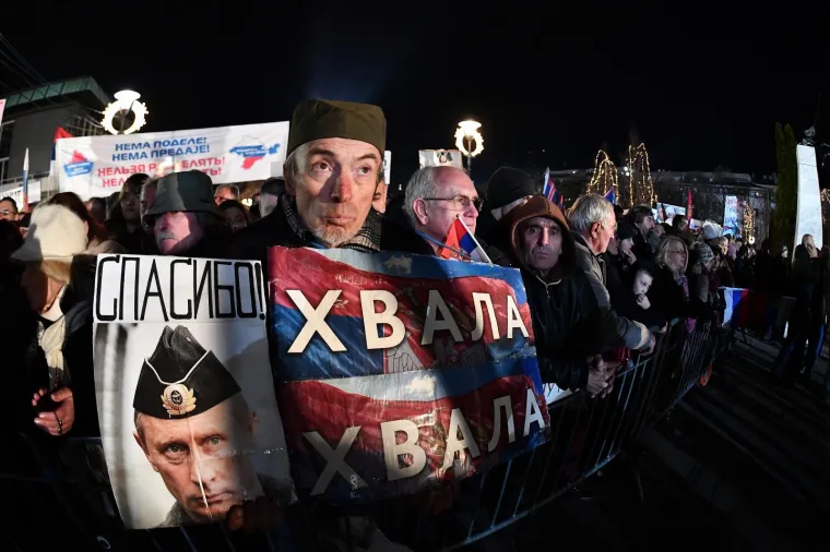 Tisuće građana Beograda do&scaron;lo je ispred Hrama Svetog Save pozdraviti ruskog predsjednika Vladimira Putina
