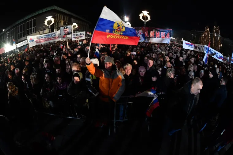 Tisuće građana Beograda do&scaron;lo je ispred Hrama Svetog Save pozdraviti ruskog predsjednika Vladimira Putina