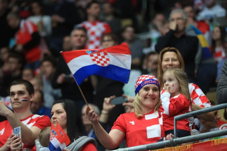 I ONE VOLE - HRVATSKU: Ono kad Hrvati okupiraju Olympiahalle u Munchenu