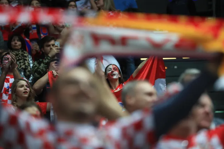 I ONE VOLE - HRVATSKU: Ono kad Hrvati okupiraju Olympiahalle u Munchenu