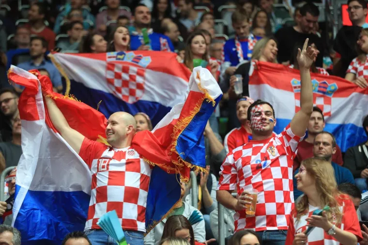 I ONE VOLE - HRVATSKU: Ono kad Hrvati okupiraju Olympiahalle u Munchenu