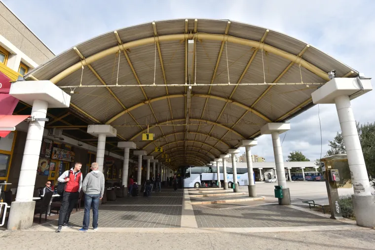 FOTO U Rugvici otkriven spomenik Tuđmanu: Sliči li ova bista na prvog predsjednika?