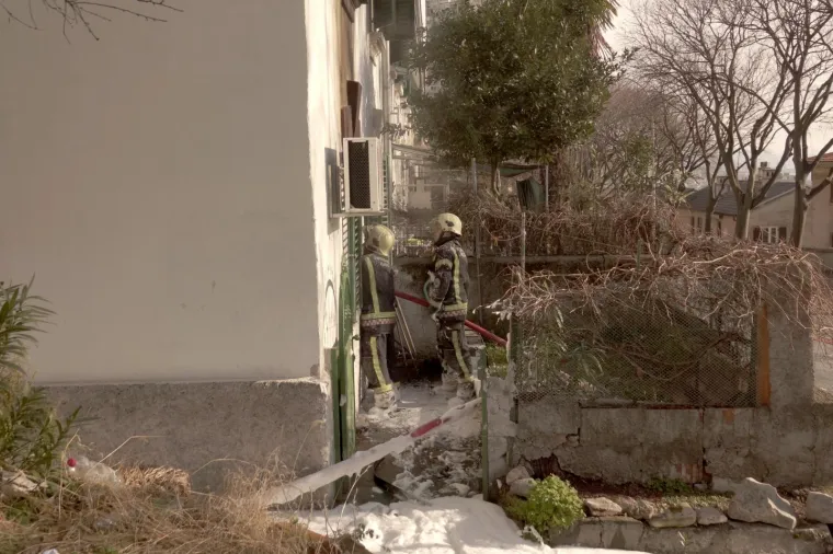 Požar u Rijeci: Zapalila se obiteljska kuća