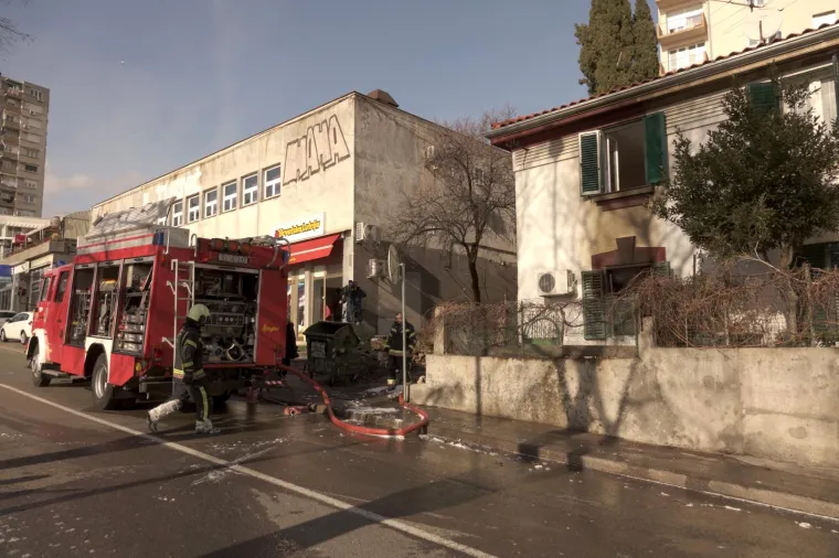 Požar u Rijeci: Zapalila se obiteljska kuća