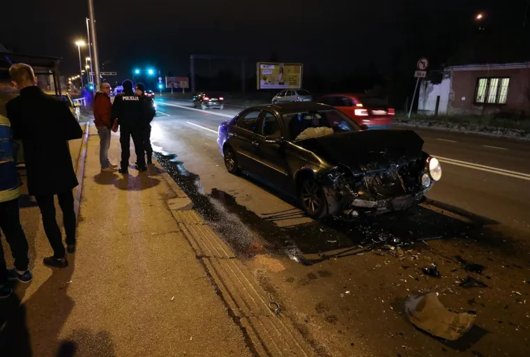 Kr&scaron; i lom u Zagrebu: Sudarila se tri auta, dvoje ljudi prevezli u bolnicu