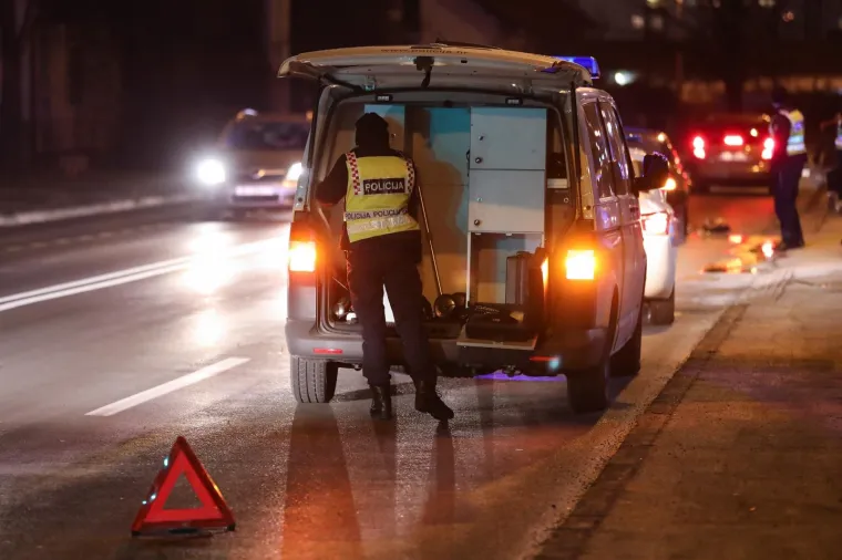 Kr&scaron; i lom u Zagrebu: Sudarila se tri auta, dvoje ljudi prevezli u bolnicu