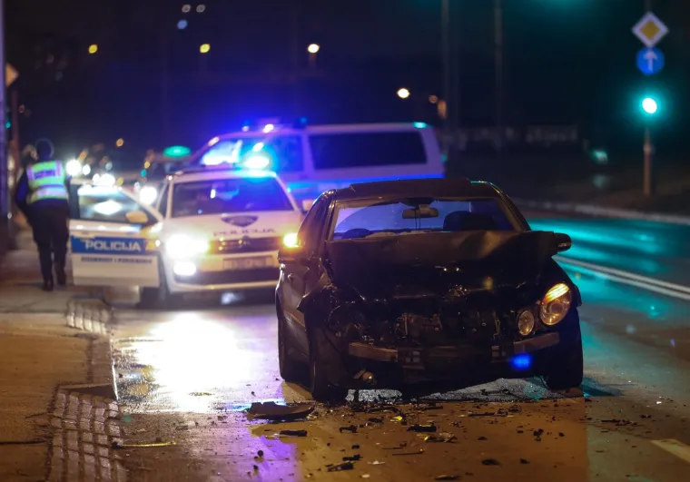 Kr&scaron; i lom u Zagrebu: Sudarila se tri auta, dvoje ljudi prevezli u bolnicu