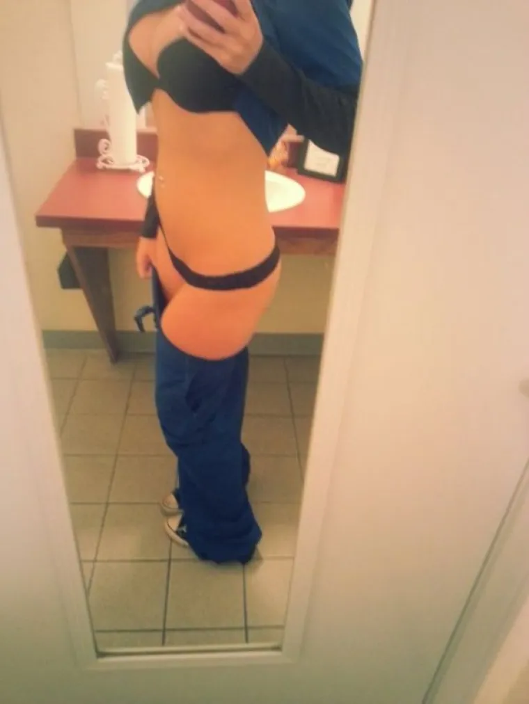 EVO &Scaron;TO SE TOČNO DOGAĐA U BOLNICAMA: Doktorice i sestre pokazale &scaron;to nose, a &scaron;to ne ispod kute