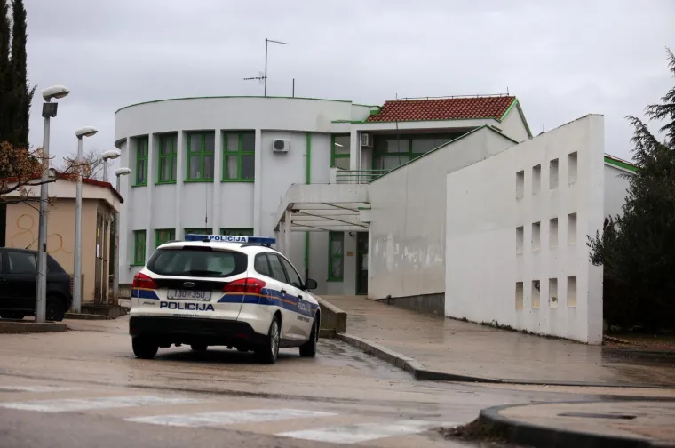 Domar se zaključao u osnovnu &scaron;kolu Brodarica