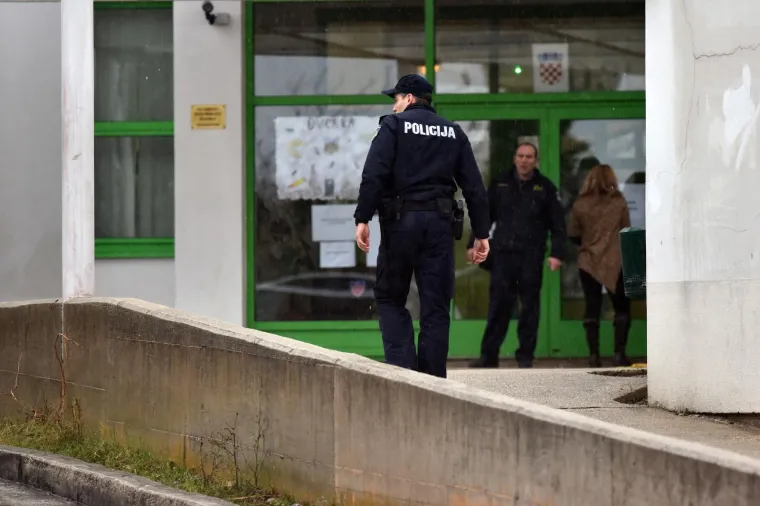 Domar se zaključao u osnovnu &scaron;kolu Brodarica