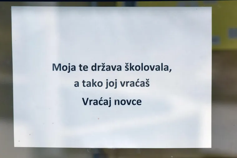 Domar se zaključao u &scaron;kolu i nikoga nije pu&scaron;tao unutra