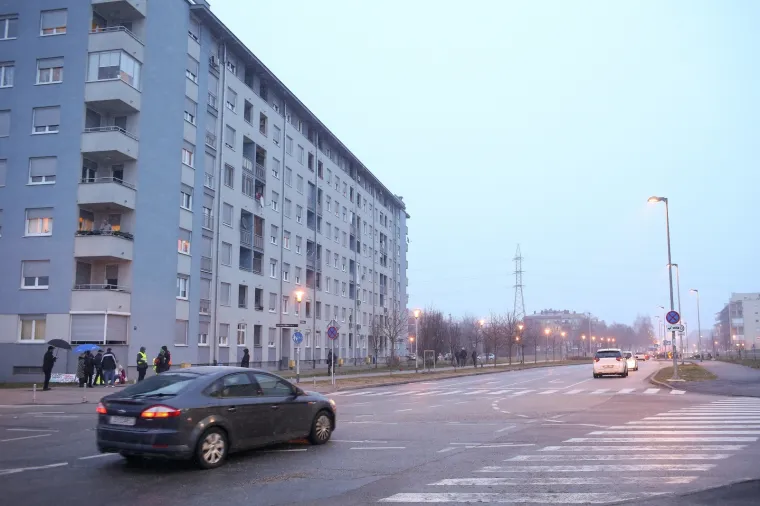 'Budi se, &Scaron;pansko!' Stanovnici blokirali zebru u znak prosvjeda s mnogo zahtjeva