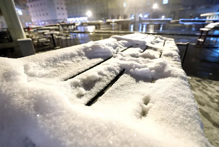 Zabijelile se nizine! Jeste li uživali u noćnom ugođaju snježnog Zagreba?