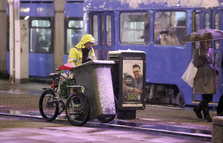 Zabijelile se nizine! Jeste li uživali u noćnom ugođaju snježnog Zagreba?