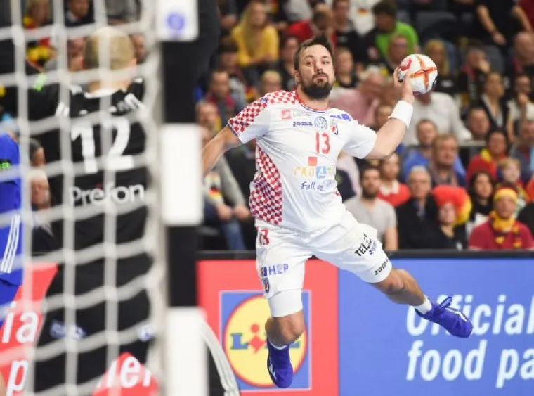 ROVOVSKA BITKA U LANXESS ARENI: Ove slike govore vi&scaron;e od tisuću riječi