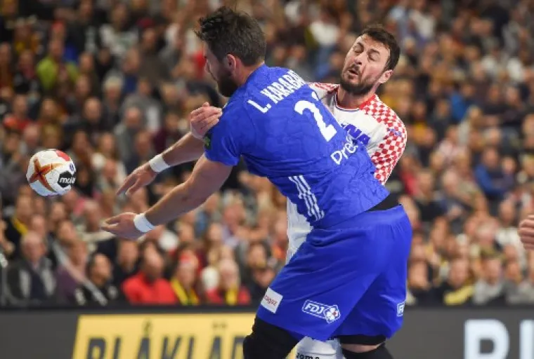 ROVOVSKA BITKA U LANXESS ARENI: Ove slike govore vi&scaron;e od tisuću riječi