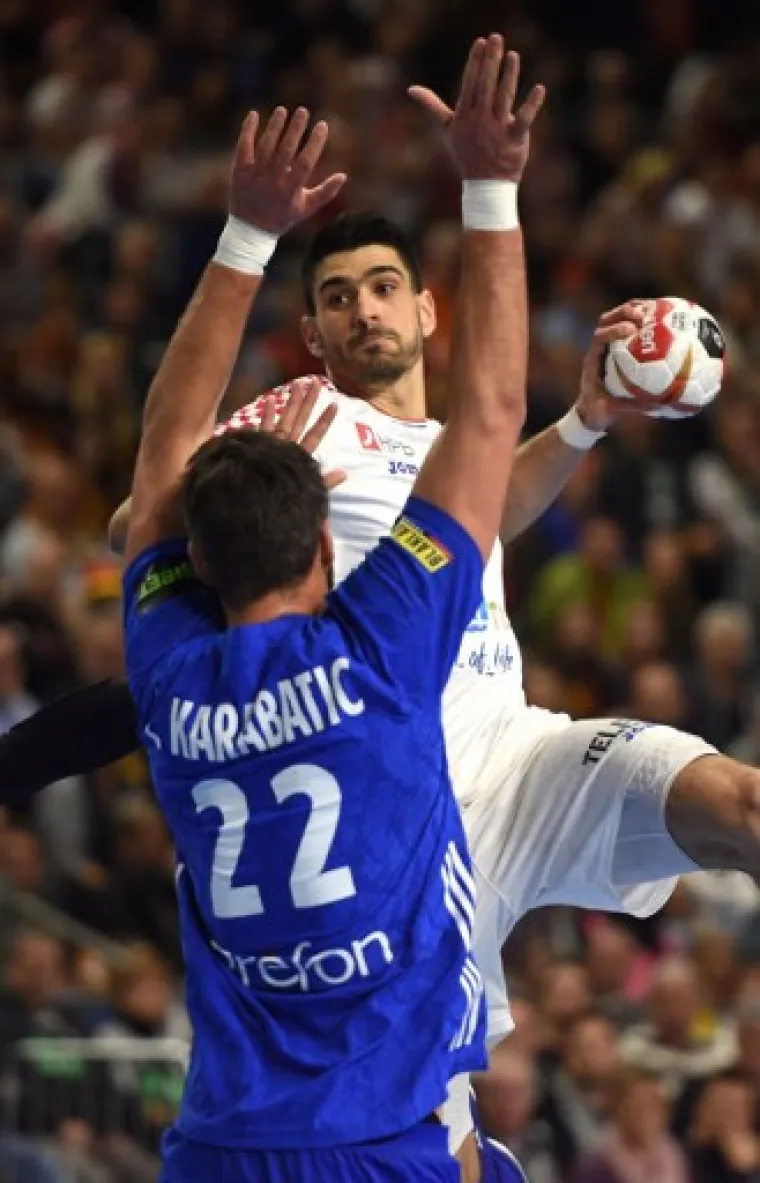 ROVOVSKA BITKA U LANXESS ARENI: Ove slike govore vi&scaron;e od tisuću riječi