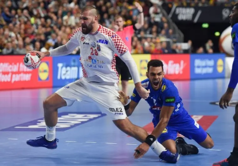 ROVOVSKA BITKA U LANXESS ARENI: Ove slike govore vi&scaron;e od tisuću riječi