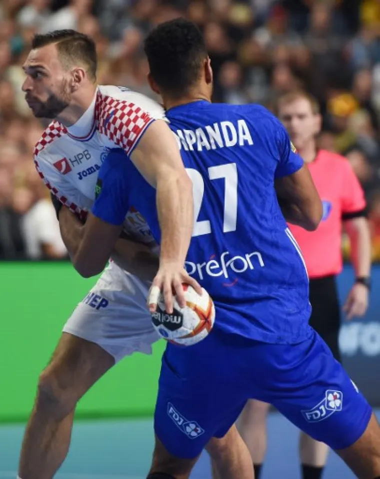 ROVOVSKA BITKA U LANXESS ARENI: Ove slike govore vi&scaron;e od tisuću riječi