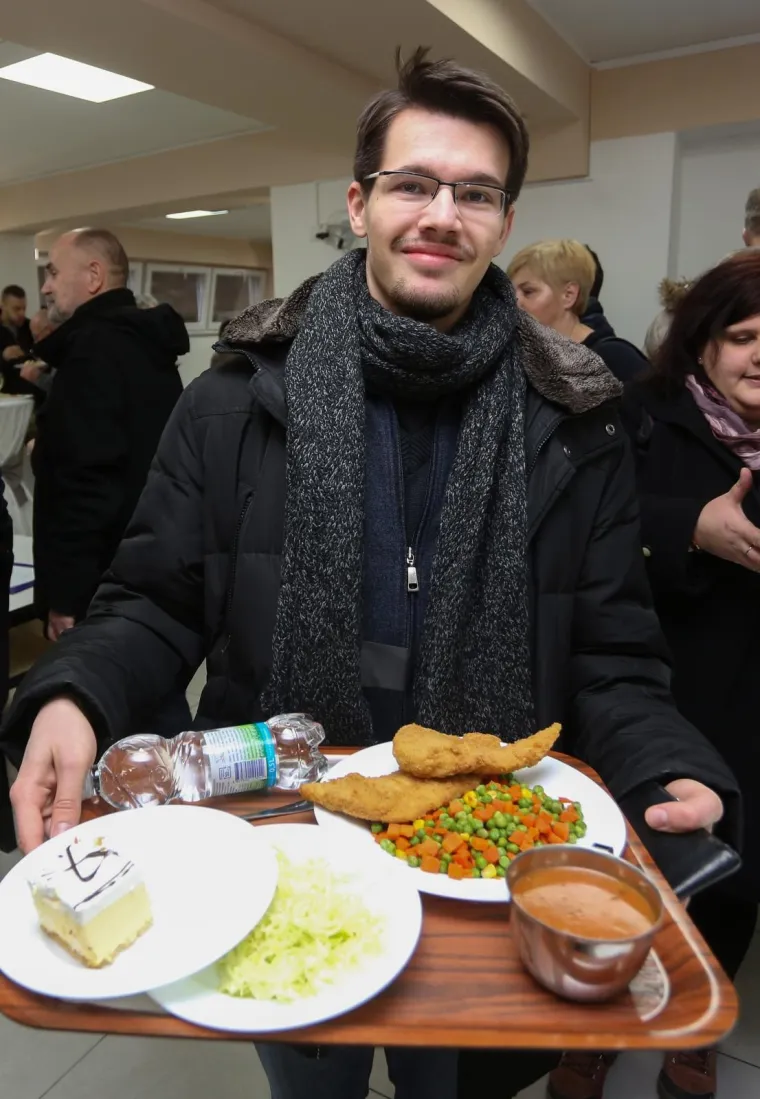 Kao u studentskim danima: I ministrica isprobala novu menzu na Filozofskom