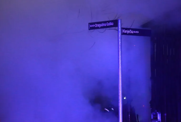 VELIKI POŽAR NA ZAPADU ZAGREBA: Vatrogasci ugasili požar u skladištu