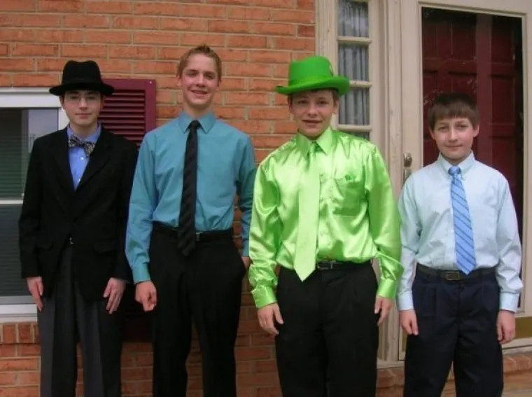 MISLILI STE DA SU VA&Scaron;E FOTOGRAFIJE IZ DJETINJSTVA UŽAS, RAZMISLITE JO&Scaron; JEDNOM: Njihovi roditelji su sve stavili na internet