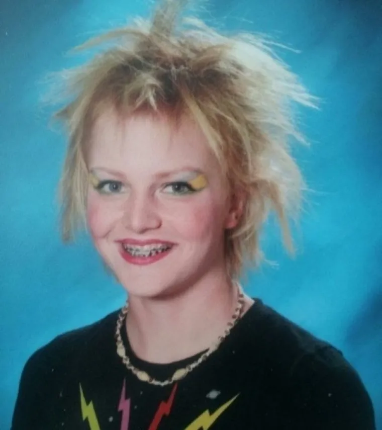 MISLILI STE DA SU VA&Scaron;E FOTOGRAFIJE IZ DJETINJSTVA UŽAS, RAZMISLITE JO&Scaron; JEDNOM: Njihovi roditelji su sve stavili na internet