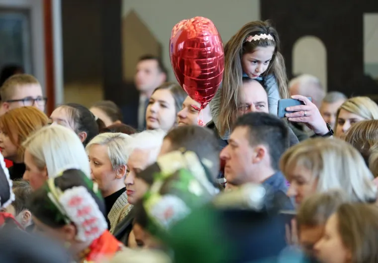 U Uredu predsjednice održan je Dan otvorenih vrata na temu "Za ljep&scaron;u na&scaron;u - Gospodarenje otpadom". Tijekom susreta s građanima predsjednica se pohvalila koje sve trikove je naučila kujica Kika.