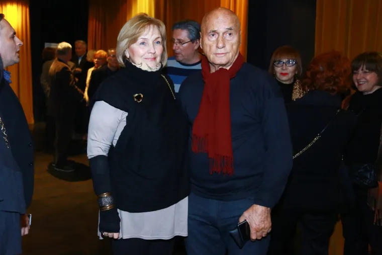 U Histrionskom domu, održana je premijera predstave "Uspjeh preko noći" u režiji Sa&scaron;e Broz na kojoj su bile mnoge poznate osobe