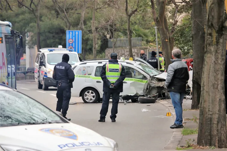 Te&scaron;ka nesreća: Taksijem pregazio dvije žene pa se zabio u zid