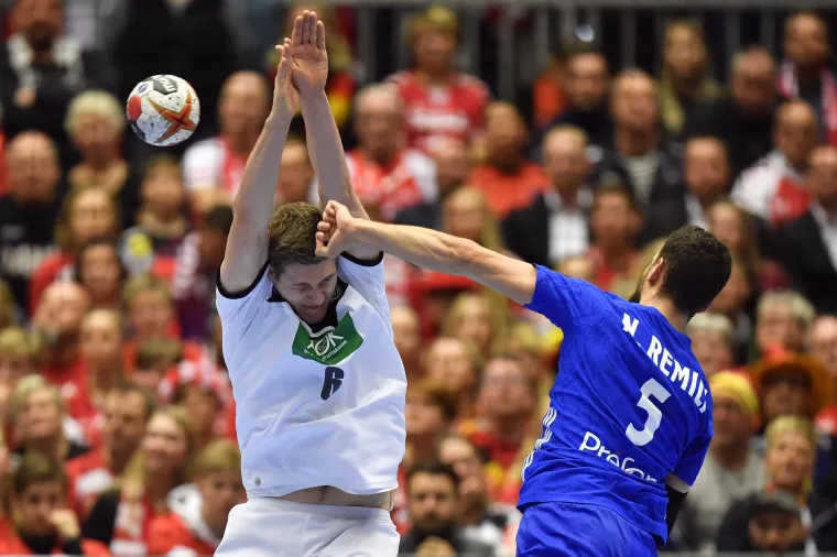 Francuzi u dramatičnoj utakmici uzeli broncu: Karabatić sru&scaron;io njemačke snove u posljednjoj sekundi!